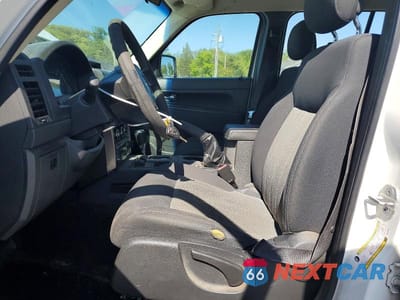 Zdjęcie 7 z 14 samochodu: 2010 JEEP LIBERTY SPORT VIN:1J4PN2GK5AW133025 - miniatura