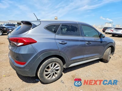 Trzecie zdjęcie samochodu z tyłu: 2017 HYUNDAI TUCSON SE VIN:KM8J33A41HU596234 - miniatura