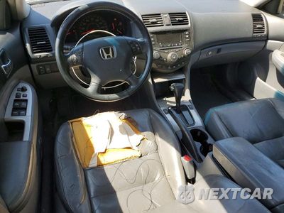 Zdjęcie 8 z 12 samochodu: 2005 HONDA ACCORD EX VIN:1HGCM66555A012820 - miniatura