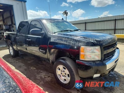 Czwarte zdjęcie samochodu z boku: 2013 CHEVROLET SILVERADO K1500 LT VIN:3GCPKSE73DG257830 - miniatura