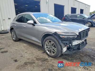 Czwarte zdjęcie samochodu z boku: 2022 GENESIS GV70 2.5T STANDARD VIN:KMUMADTBXNU051649 - miniatura