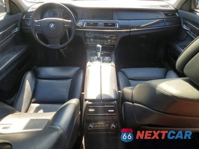 Zdjęcie 8 z 12 samochodu: 2011 BMW 740 I VIN:WBAKA4C53BC612485 - miniatura