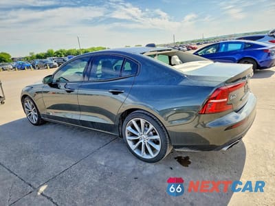 Drugie zdjęcie samochodu z przodu: 2020 VOLVO S60 T5 MOMENTUM VIN:7JR102FK1LG067079 - miniatura