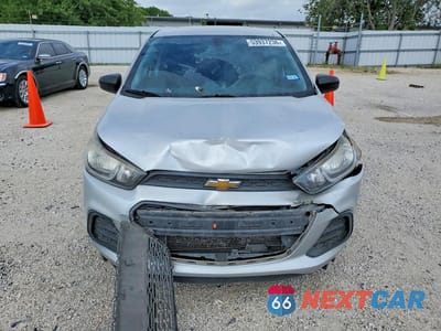 Piąte zdjęcie samochodu w środku: 2018 CHEVROLET SPARK LS VIN:KL8CB6SA0JC435416 - miniatura