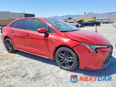 Czwarte zdjęcie samochodu z boku: 2021 TOYOTA COROLLA LE VIN:JTDEAMDE0MJ030874 - miniatura