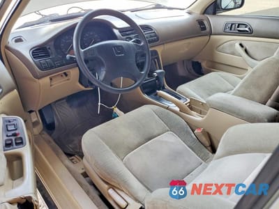 Zdjęcie 8 z 12 samochodu: 1995 HONDA ACCORD LX VIN:1HGCD7237SA001453 - miniatura