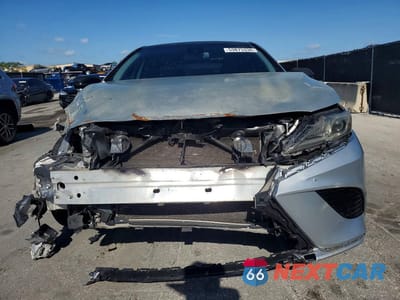 Piąte zdjęcie samochodu w środku: 2018 TOYOTA CAMRY SE VIN:4T1B11HK6JU548432 - miniatura