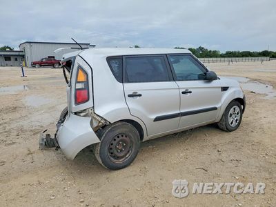 Trzecie zdjęcie samochodu z tyłu: 2011 KIA SOUL BASE VIN:KNDJT2A17B7299835 - miniatura