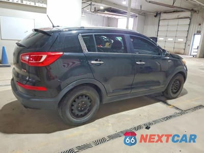 Trzecie zdjęcie samochodu z tyłu: 2011 KIA SPORTAGE SX VIN:KNDPCCA66B7122270 - miniatura