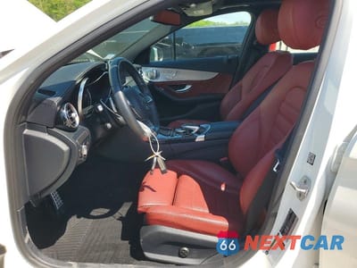 Zdjęcie 7 z 13 samochodu: 2016 MERCEDES-BENZ C 300 4MATIC VIN:55SWF4KB5GU099942 - miniatura