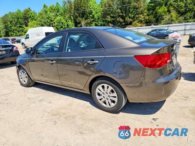 Drugie zdjęcie samochodu z przodu: 2010 KIA FORTE EX VIN:KNAFU4A29A5847834 - miniatura