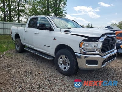 Czwarte zdjęcie samochodu z boku: 2019 RAM 2500 BIG HORN VIN:3C6UR5DL5KG632037 - miniatura