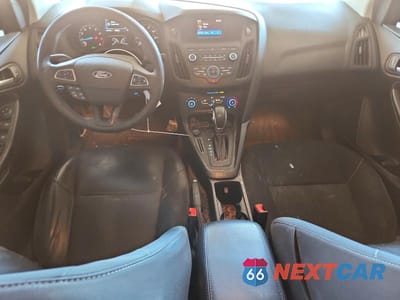 Zdjęcie 8 z 12 samochodu: 2018 FORD FOCUS SE VIN:1FADP3F27JL270842 - miniatura