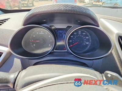 Zdjęcie 9 z 12 samochodu: 2013 HYUNDAI VELOSTER BASE VIN:KMHTC6AD8DU106005 - miniatura