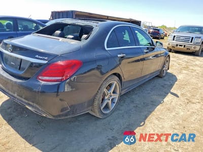 Trzecie zdjęcie samochodu z tyłu: 2018 MERCEDES-BENZ C 300 4MATIC VIN:55SWF4KB4JU256092 - miniatura