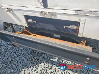 Zdjęcie 9 z 10 samochodu: 2013 FREIGHTLINER CHASSIS M LINE SHUTTLE BUS VIN:4UZADEDT1DCFF1403 - miniatura