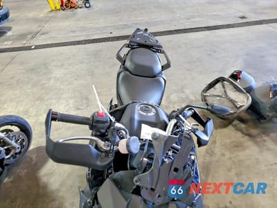 Piąte zdjęcie samochodu w środku: 2026 YAMAHA MTT890 VIN:JYARN99E2TA001172 - miniatura