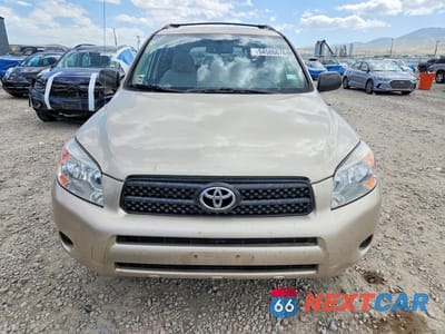 Piąte zdjęcie samochodu w środku: 2008 TOYOTA RAV4 BASE VIN:JTMBD33VX85138391 - miniatura