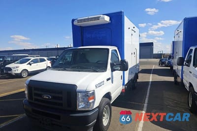 2023 FORD ECONOLINE E350 SUPER DUTY CUTAWAY VAN 1FDWE3FK9PDD31812 - główne zdjęcie licytacji z USA - miniatura