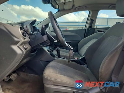 Zdjęcie 7 z 12 samochodu: 2012 CHEVROLET SONIC LT VIN:1G1JC5SB8C4198226 - miniatura