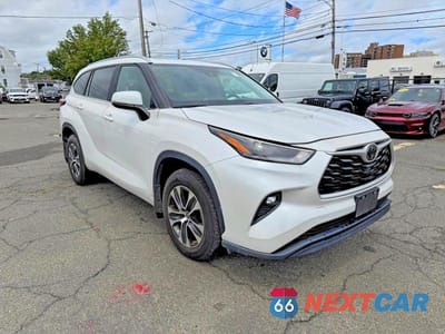 2023 TOYOTA HIGHLANDER XLE 5TDKDRBH6PS515550 - główne zdjęcie licytacji z USA - miniatura