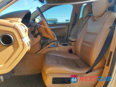 Zdjęcie 7 z 13 samochodu: 2005 PORSCHE CAYENNE VIN:WP1AA29P35LA22169 - miniatura