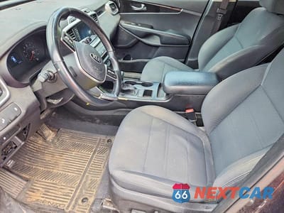 Zdjęcie 7 z 14 samochodu: 2019 KIA SORENTO LX VIN:5XYPG4A3XKG604369 - miniatura