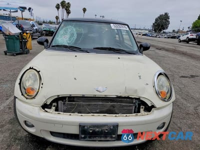 Piąte zdjęcie samochodu w środku: 2007 MINI COOPER VIN:WMWMF33567TT56502 - miniatura