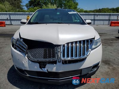 Piąte zdjęcie samochodu w środku: 2014 LINCOLN MKX VIN:2LMDJ6JK8EBL14857 - miniatura