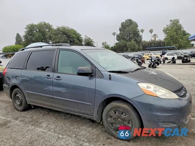 Czwarte zdjęcie samochodu z boku: 2009 TOYOTA SIENNA LE 7-PASSENGER VIN:5TDZK23C99S255677 - miniatura