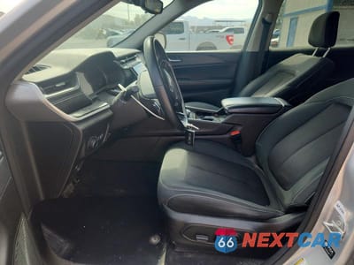 Zdjęcie 7 z 13 samochodu: 2023 JEEP GRAND CHEROKEE VIN:1C4RJKAG6P8805119 - miniatura