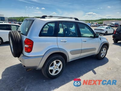 Trzecie zdjęcie samochodu z tyłu: 2004 TOYOTA RAV4 BASE VIN:JTEGD20V240006510 - miniatura