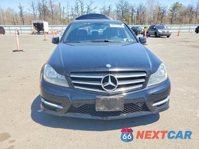 Piąte zdjęcie samochodu w środku: 2014 MERCEDES-BENZ C 300 4MATIC VIN:WDDGF8AB6ER310352 - miniatura