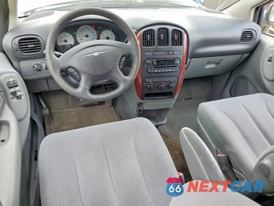 Zdjęcie 8 z 13 samochodu: 2006 CHRYSLER TOWN & COUNTRY VIN:1A4GP45R06B669529 - miniatura