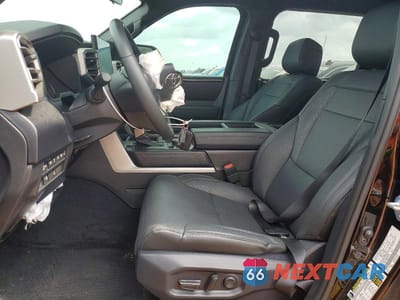 Zdjęcie 7 z 13 samochodu: 2025 TOYOTA TUNDRA SR5 VIN:5TFLA5DB4SX282916 - miniatura