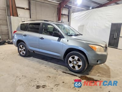 Czwarte zdjęcie samochodu z boku: 2006 TOYOTA RAV4 BASE VIN:JTMBD33V666014612 - miniatura