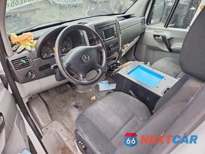 Zdjęcie 8 z 13 samochodu: 2014 MERCEDES-BENZ SPRINTER 2500 VIN:WD3PE8DC2E5923930 - miniatura