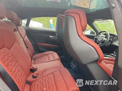 Zdjęcie 10 z 12 samochodu: 2022 AUDI RS E-TRON GT VIN:WAUBHBFW0N7902202 - miniatura