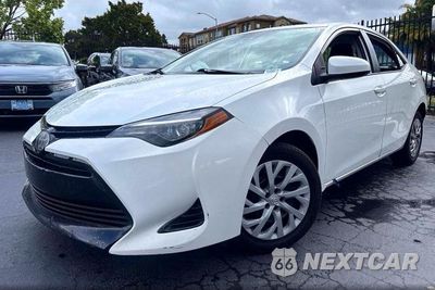 Drugie zdjęcie samochodu z przodu: 2018 TOYOTA COROLLA LE VIN:5YFBURHE3JP840007 - miniatura