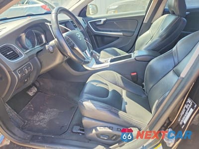 Zdjęcie 7 z 12 samochodu: 2017 VOLVO S60 DYNAMIC VIN:YV140MTLXH2428215 - miniatura