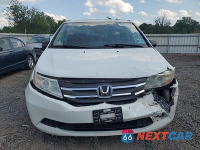 Piąte zdjęcie samochodu w środku: 2013 HONDA ODYSSEY EXL VIN:5FNRL5H6XDB053462 - miniatura