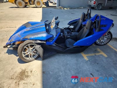 Trzecie zdjęcie samochodu z tyłu: 2023 POLARIS SLINGSHOT SL VIN:57XAAPGD7P8157787 - miniatura