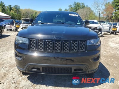 Piąte zdjęcie samochodu w środku: 2019 JEEP GRAND CHEROKEE LAREDO VIN:1C4RJFAG0KC566177 - miniatura