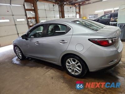 Drugie zdjęcie samochodu z przodu: 2018 TOYOTA YARIS IA BASE VIN:3MYDLBYV9JY321760 - miniatura