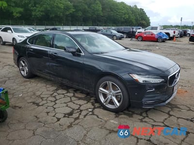 Czwarte zdjęcie samochodu z boku: 2018 VOLVO S90 T5 MOMENTUM VIN:LVY982MK4JP028280 - miniatura