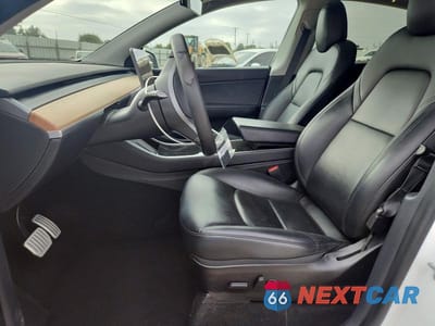 Zdjęcie 7 z 13 samochodu: 2020 TESLA MODEL Y VIN:5YJYGDEF9LF003388 - miniatura