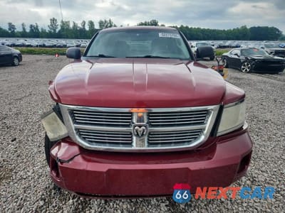 Piąte zdjęcie samochodu w środku: 2011 DODGE DAKOTA LARAMIE VIN:1D7RE5GP8BS583682 - miniatura