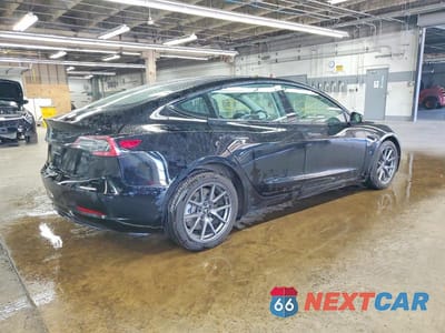 Trzecie zdjęcie samochodu z tyłu: 2022 TESLA MODEL 3 VIN:5YJ3E1EA4NF286191 - miniatura