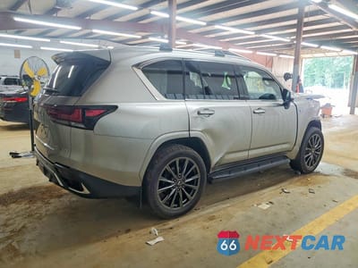 Trzecie zdjęcie samochodu z tyłu: 2023 LEXUS LX 600 F SPORT HANDLING VIN:JTJMB7CX9P4019708 - miniatura