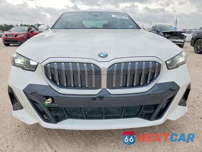 Piąte zdjęcie samochodu w środku: 2026 BMW 530 I VIN:WBA43FJ08TCV32932 - miniatura